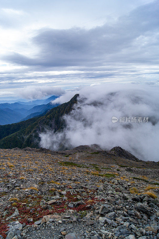 南阿尔卑斯山,日本山梨县县