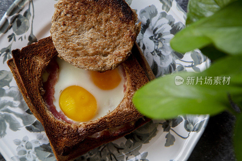 自制早餐:鸡蛋烤三明治