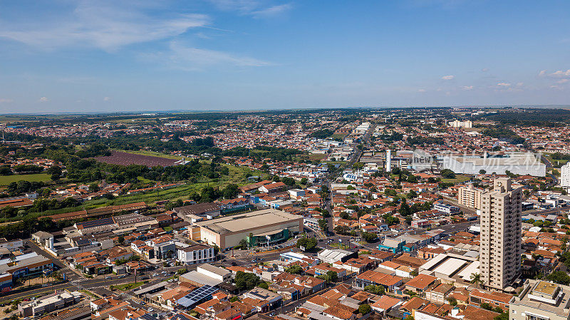 无人机在巴西圣保罗州阿拉卡拉市的空中拍摄