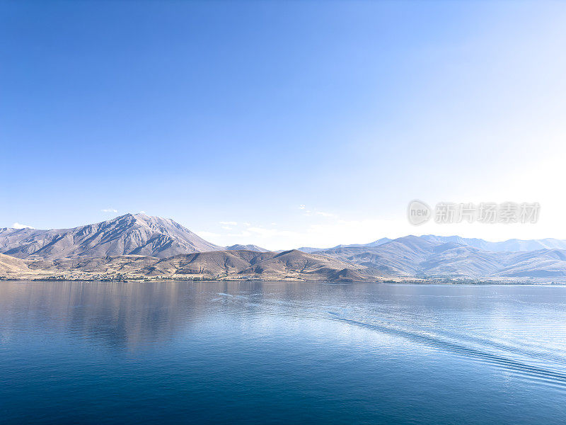 凡湖和阿托斯山