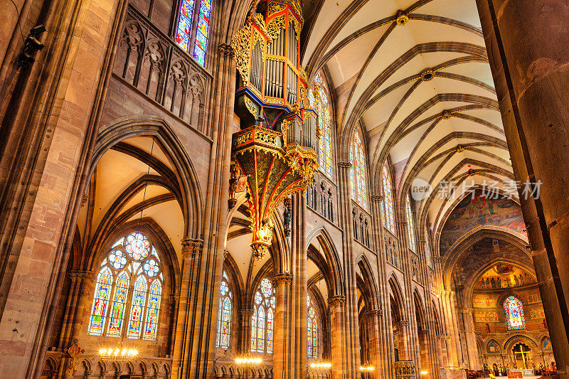 法国内部的斯特拉斯堡大教堂