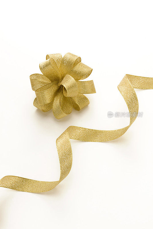 金色的丝带和蝴蝶结