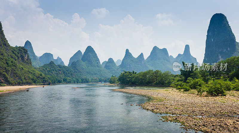 广西漓江喀斯特峰