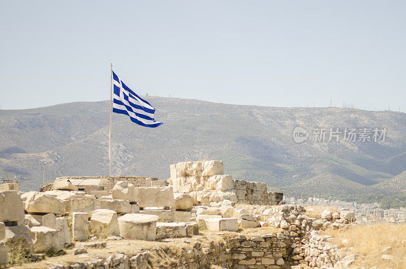 雅典卫城的希腊国旗