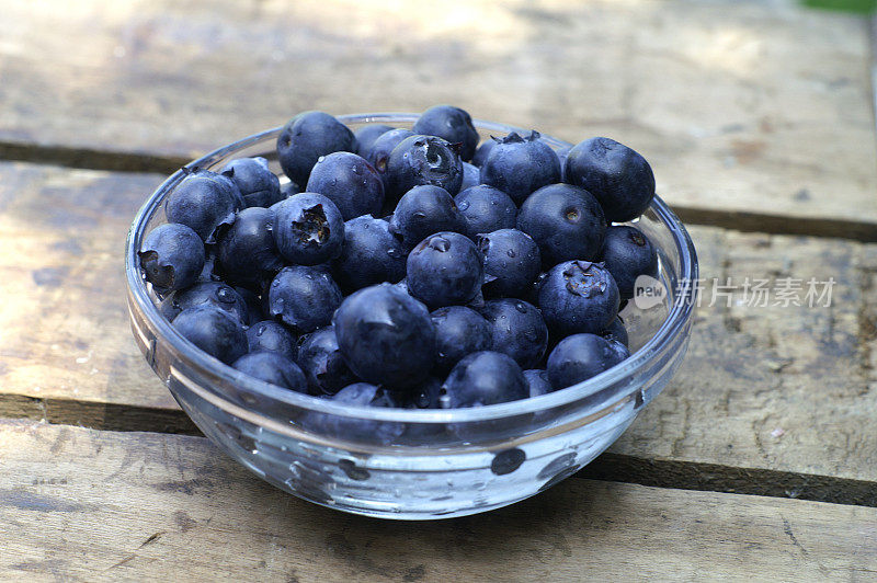 蓝莓在碗里