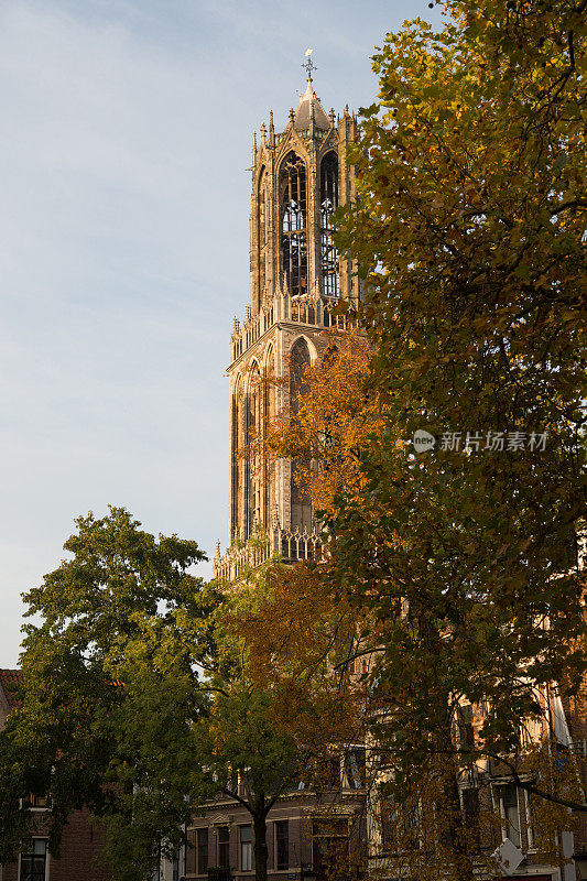 荷兰乌得勒支大教堂，一个阳光明媚的秋日午后