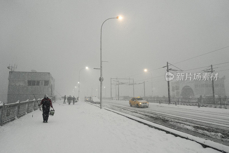 雪道路场景