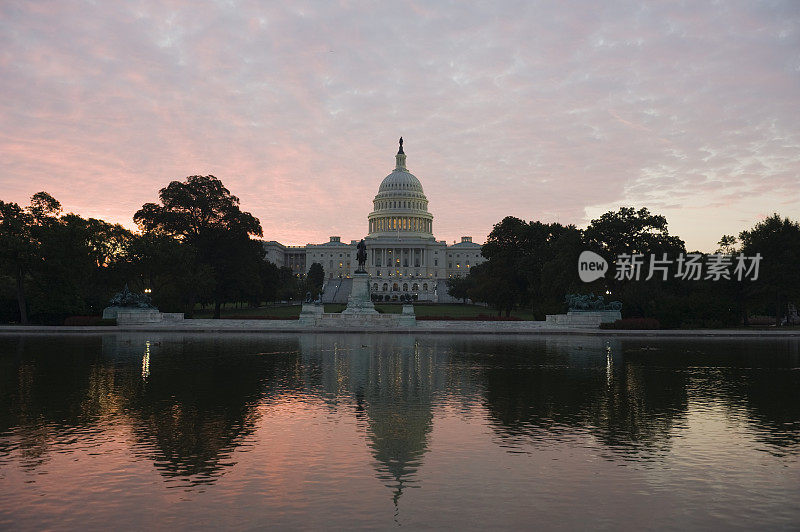 华盛顿特区国会山的日出