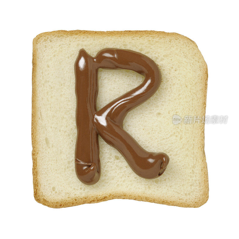 巧克力字母R在锡箔面包片，白色背景