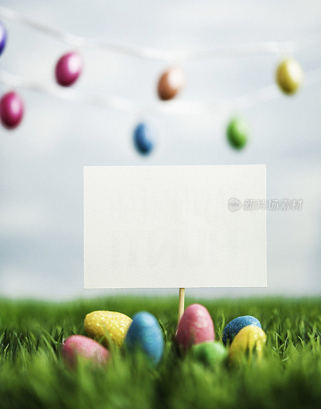 可爱的复活节背景与空白卡片为您的复活节信息