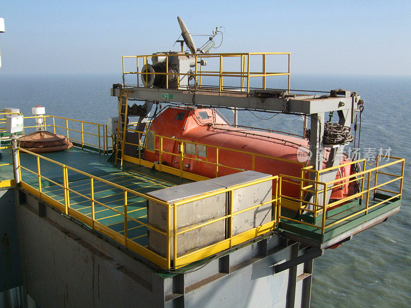 海上石油平台上的救生艇