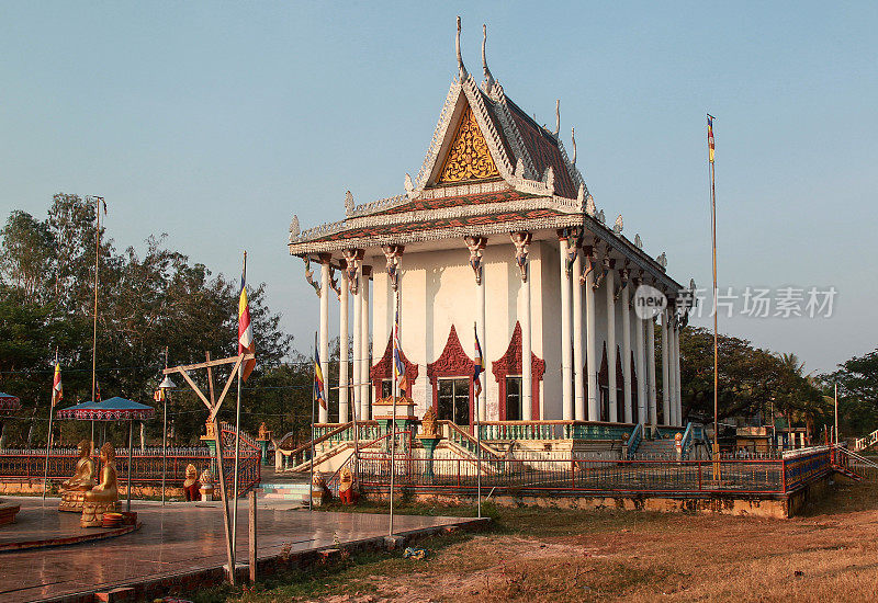 柬埔寨磅湛附近的佛寺