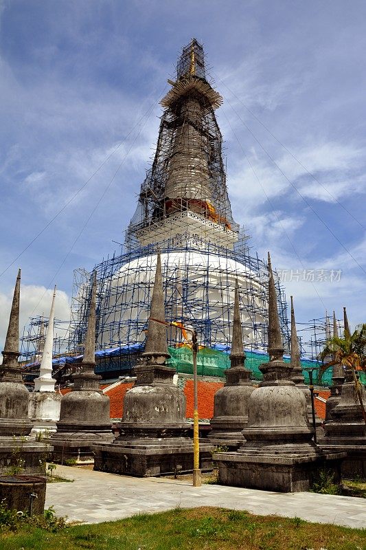 泰国那空寺摩诃寺的老切地