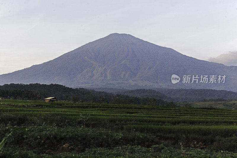 Ciremai火山-印度尼西亚