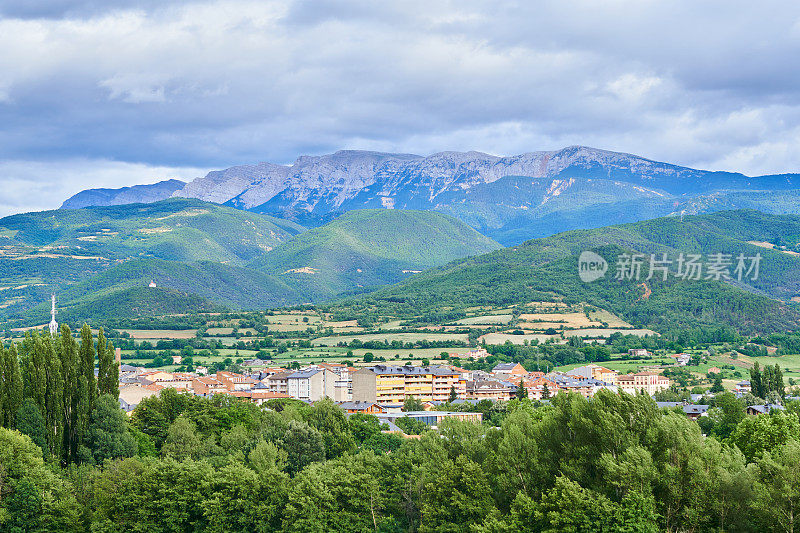 卡迪山脉从拉苏德乌赫尔山景