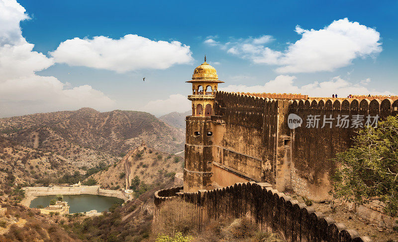 历史悠久的斋加尔堡拉贾斯坦邦与斋浦尔城市景观。