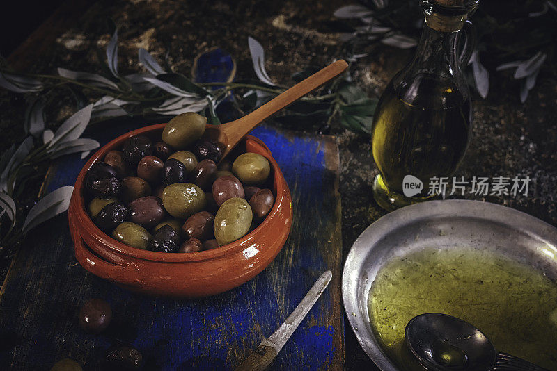 混合橄榄和特级初榨橄榄油