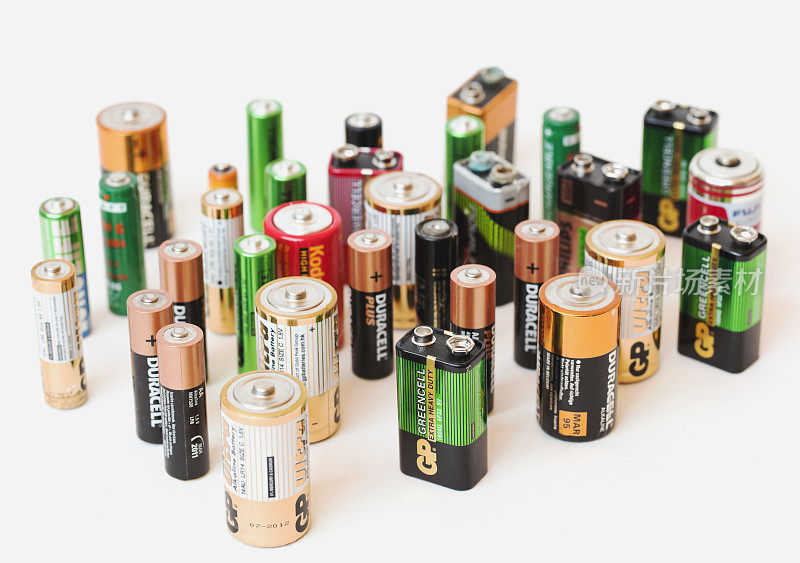 收集不同品牌的电池