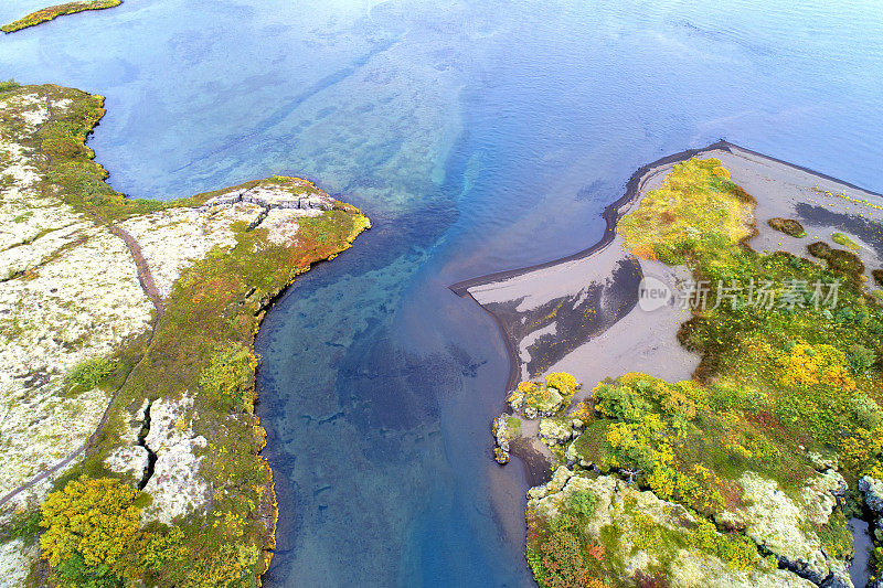 鸟瞰图的Thingvellir湖和Oxara河，廷韦利尔国家公园，冰岛。
