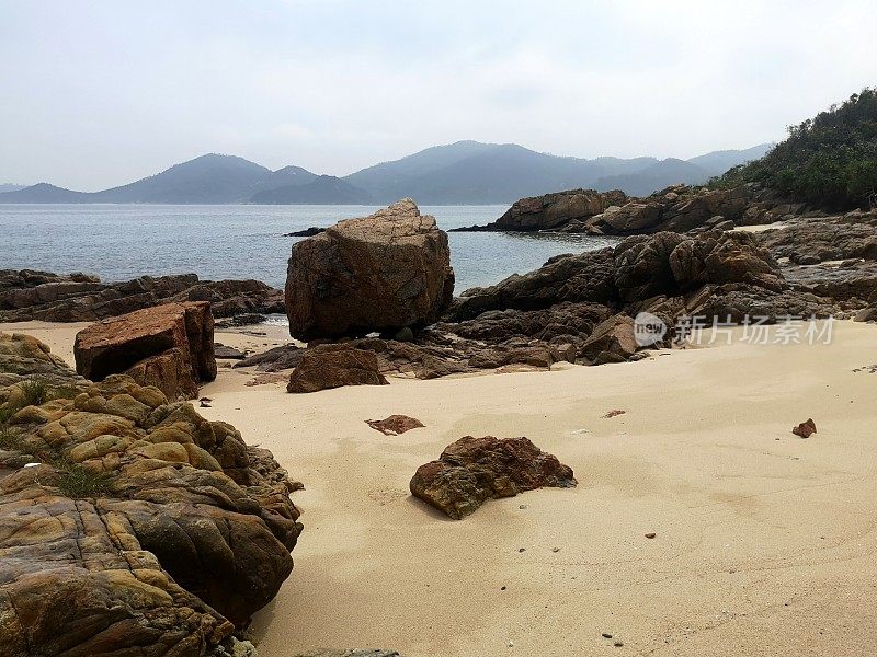 香港大屿山芝麻湾半岛的僻静沙滩