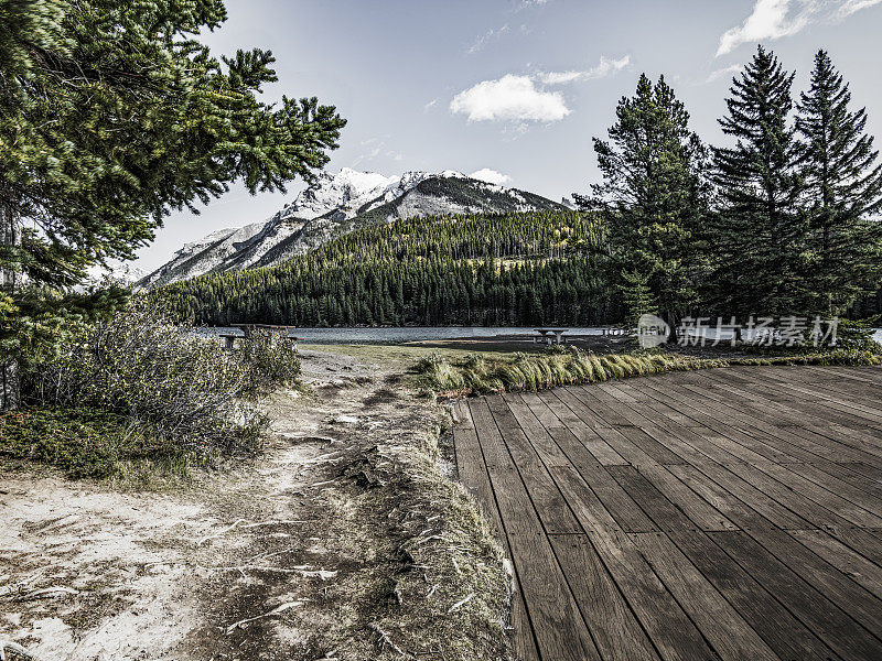 班夫的两个杰克湖和山伦德尔风景