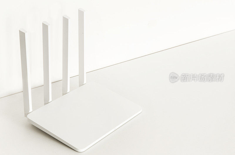 白色背景上的白色wifi路由器。极简主义