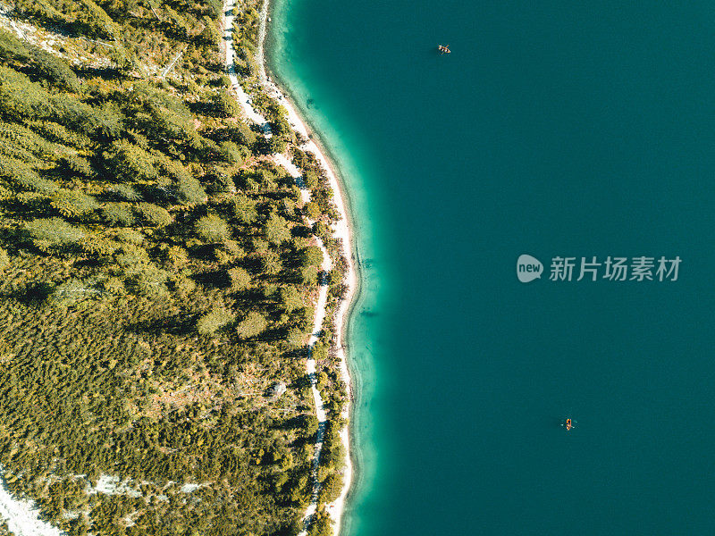 鸟瞰图湖海岸线braes