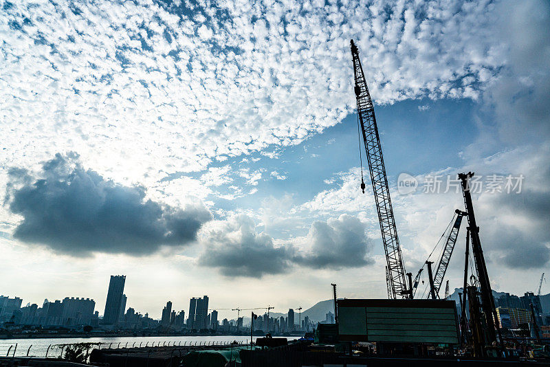 香港一建筑工地上的起重机