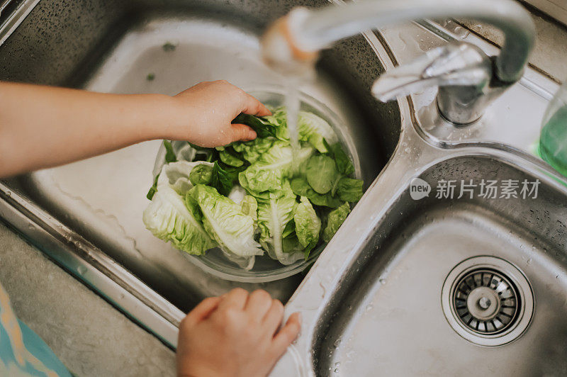 厨房用水直接从厨房的角度对食物进行消毒