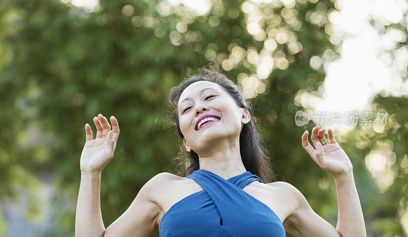 一个成熟的菲律宾女人的头像