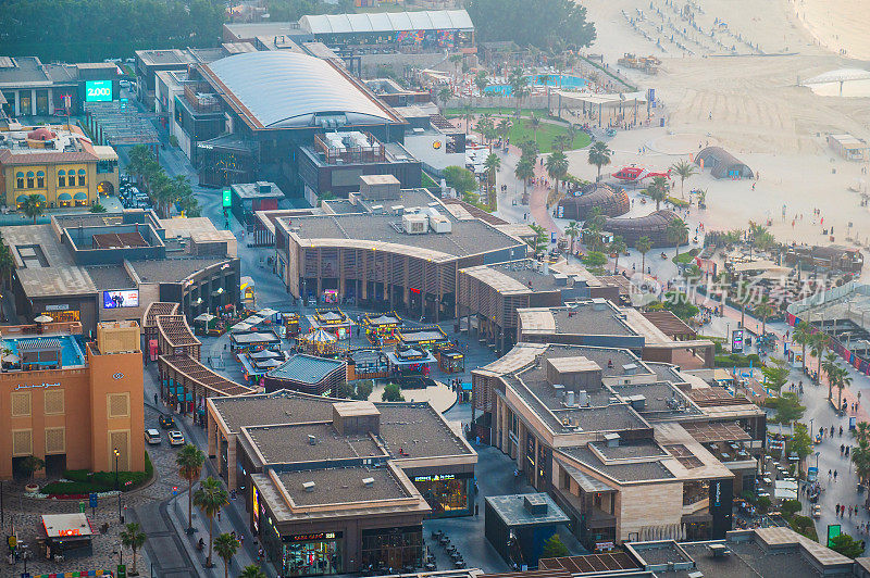 JBR的高角度视图，朱美拉海滩度假长廊在迪拜，阿拉伯联合酋长国