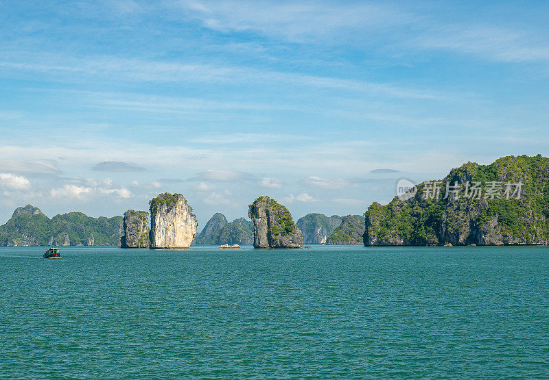 令人惊叹的兰哈和下龙湾通过东南亚越南猫巴岛的热带天堂进入