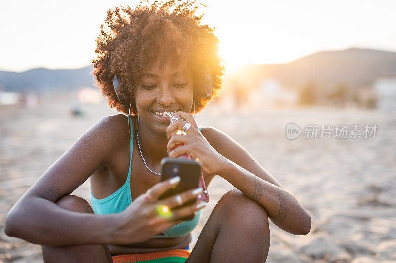 我自己喜欢这些时刻，在海边享受美丽的夏日