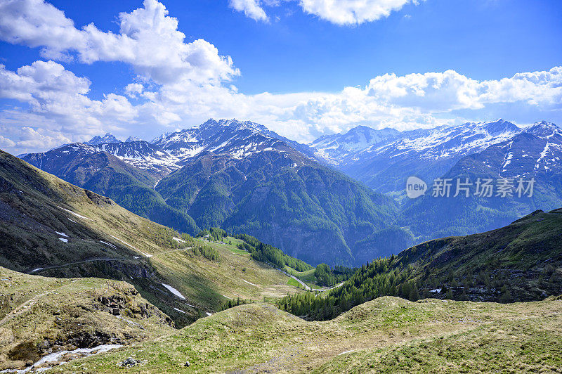 大格洛克纳山脉附近的奥地利阿尔卑斯山的雪峰