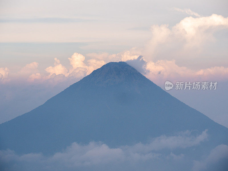 危地马拉的阿卡特南戈火山