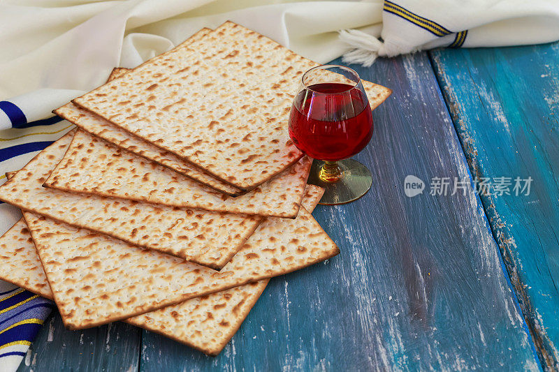 逾越节庆祝犹太逾越节属性，洁食酒，无酵饼面饼