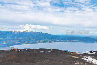 奥索尔诺火山在智利湖区-瓦拉斯港，智利