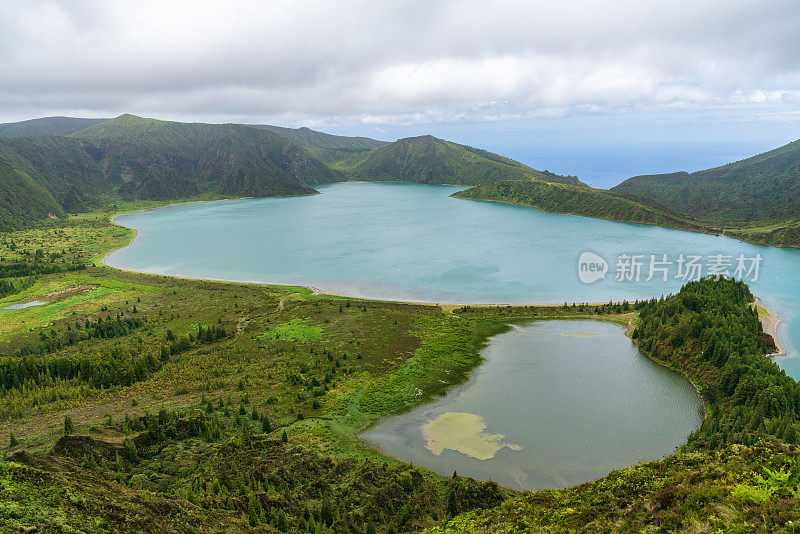 亚述尔群岛-火湖泻湖