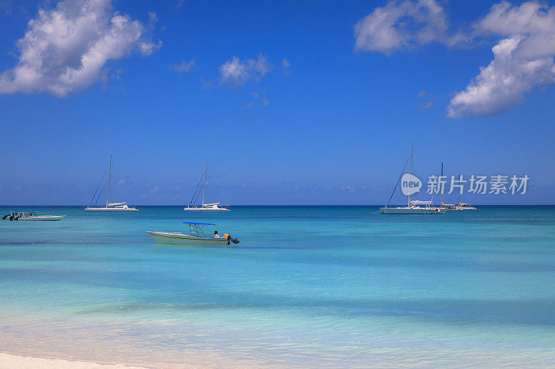 夏季天堂:热带海滩与游艇-蓬塔卡纳，加勒比