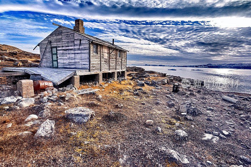 格陵兰峡湾的废弃老房子