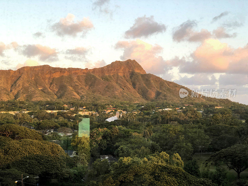 日落时分的夏威夷钻石头