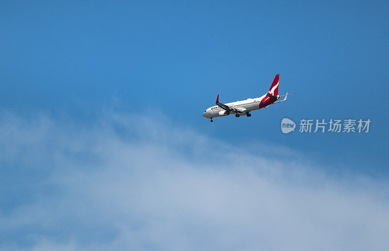 澳洲航空公司一架波音737飞机即将在布里斯班着陆。