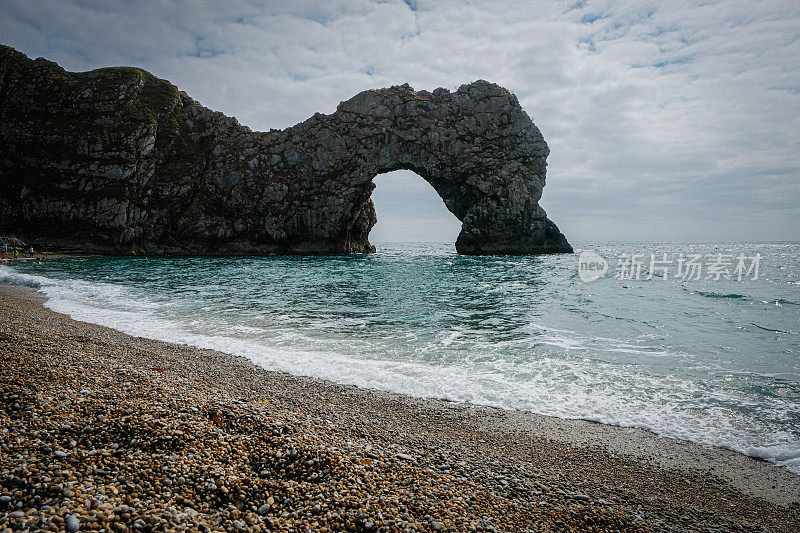 多塞特郡Durdle大门。英格兰侏罗纪海岸美丽的海景