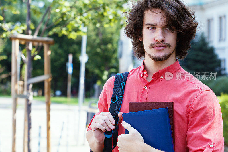 一个男学生的肖像