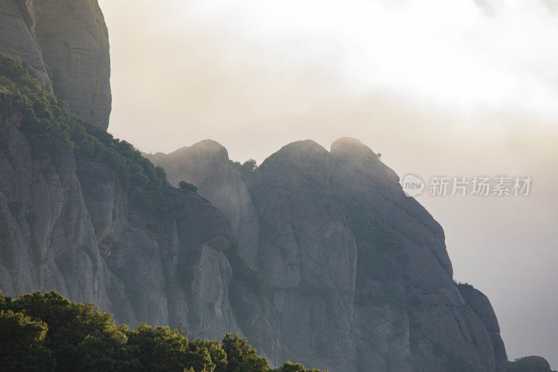 埃尔斯・埃克斯・蒙特塞拉特，阴天