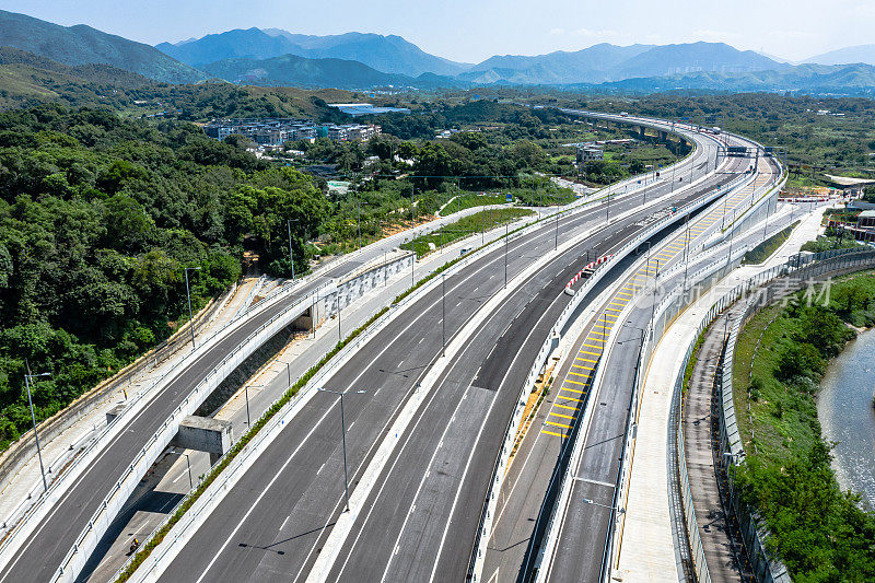 香港香园围公路的无人机照片