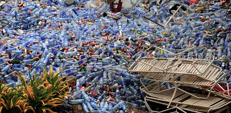 塑料水瓶-污染