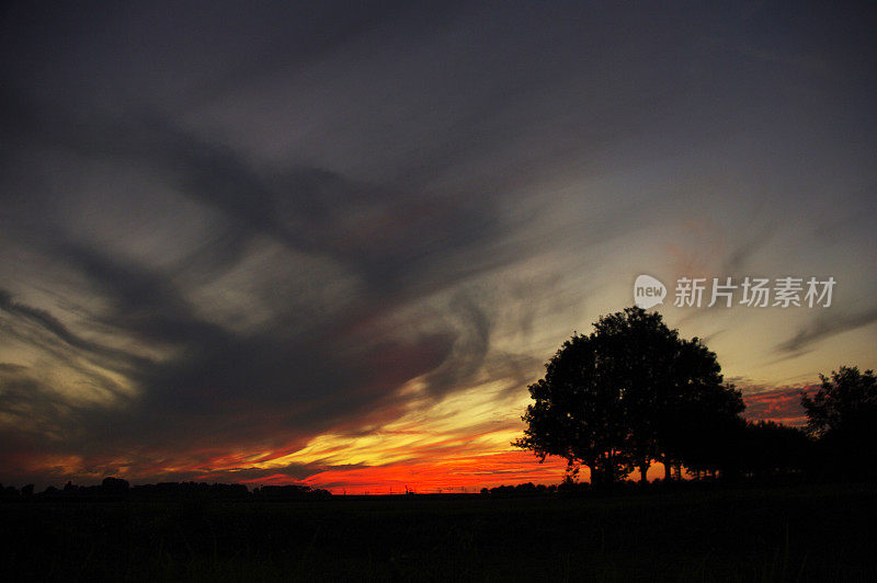 令人印象深刻的夜空