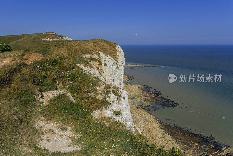 蓝天下的海景