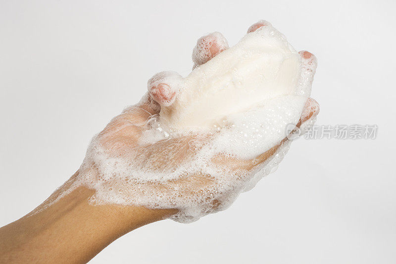 用肥皂洗手